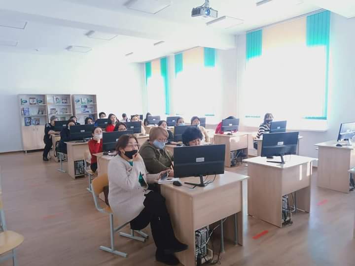 Қасым-Жомарт Тоқаевтың саяси және әлеуметтік-экономикалық салалардағы өзекті мәселелерді шешу бойынша ауқымды баяндамасын тыңдады.