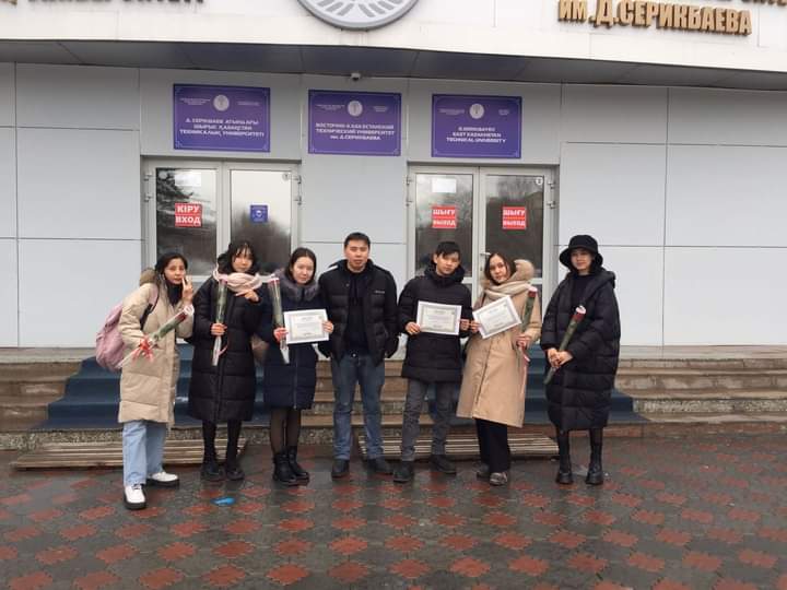 "Парасат" дебат клубы