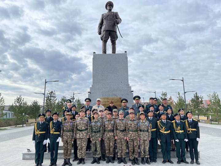 Мектебіміздің жас сарбаздары