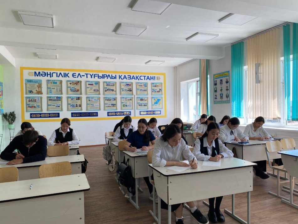 «Ұлы Жеңіс: Ерлікке тағзым, ұрпаққа үлгі» тақырыбында  10-сынып  оқушылары үшін жаппай  эссе жазу  өткізілді.